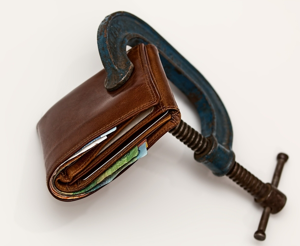 Irregular expenditure decreases