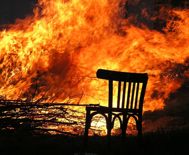 Blaze wrecks over 1 000 structures in Cape Town