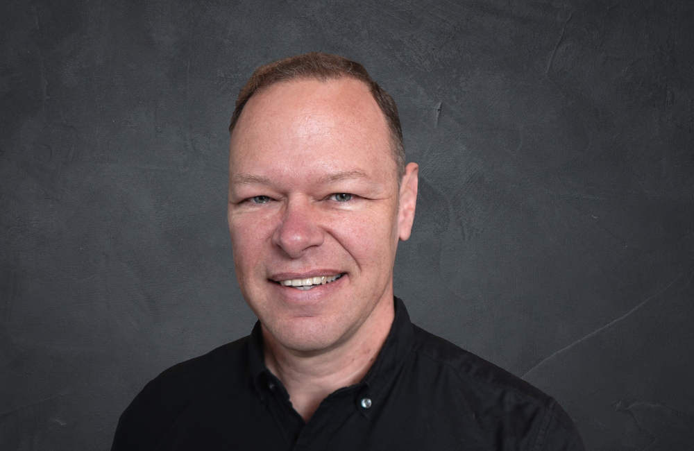 Mitigating corporate risk of widespread software dependency